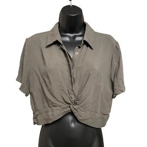 Wild Fable cropped short sleeve button up